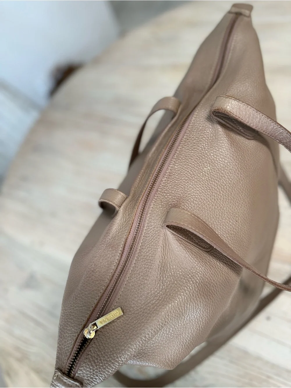 Cuyana Leather Messenger large Tote Bag – Taupe